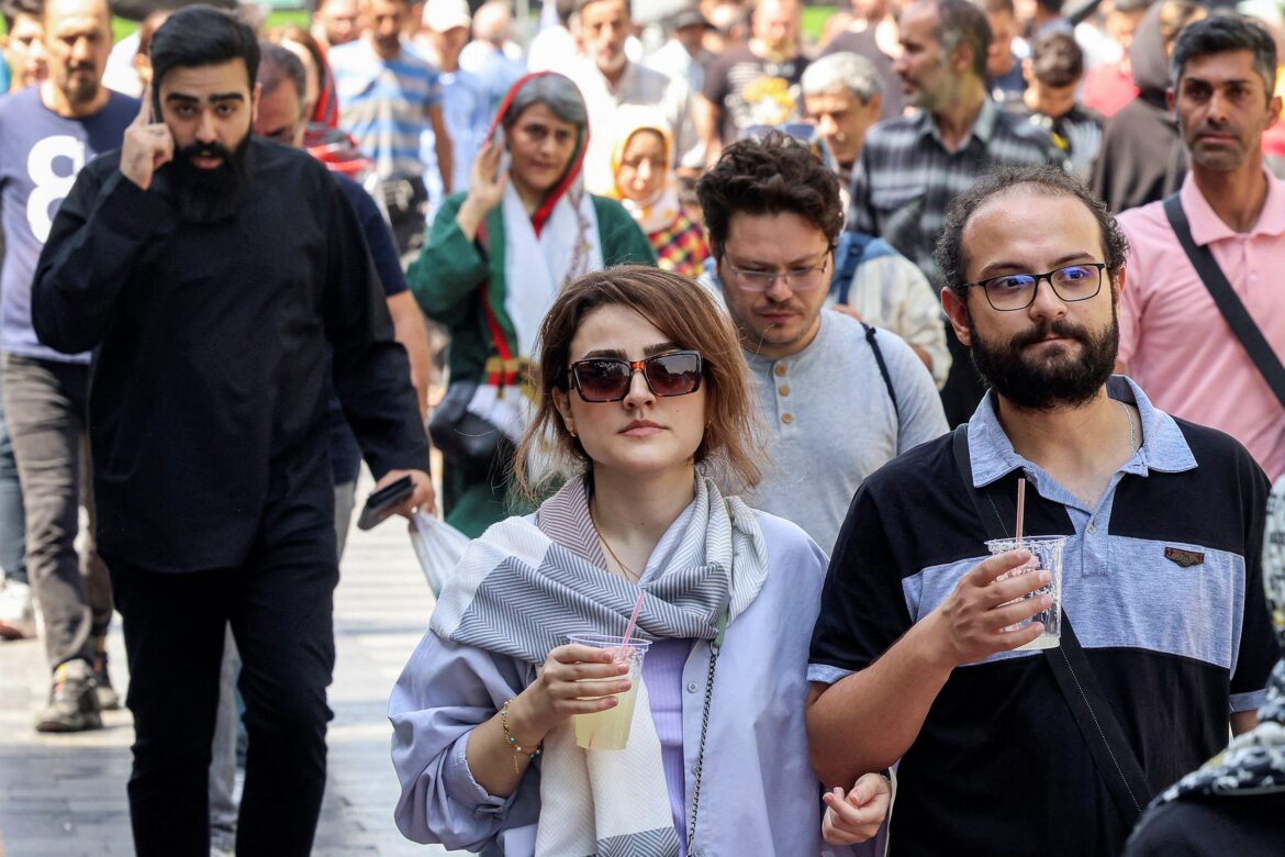 خرافه در جامعه ایران؛ وقتی باور جای دانش را می‌گیرد