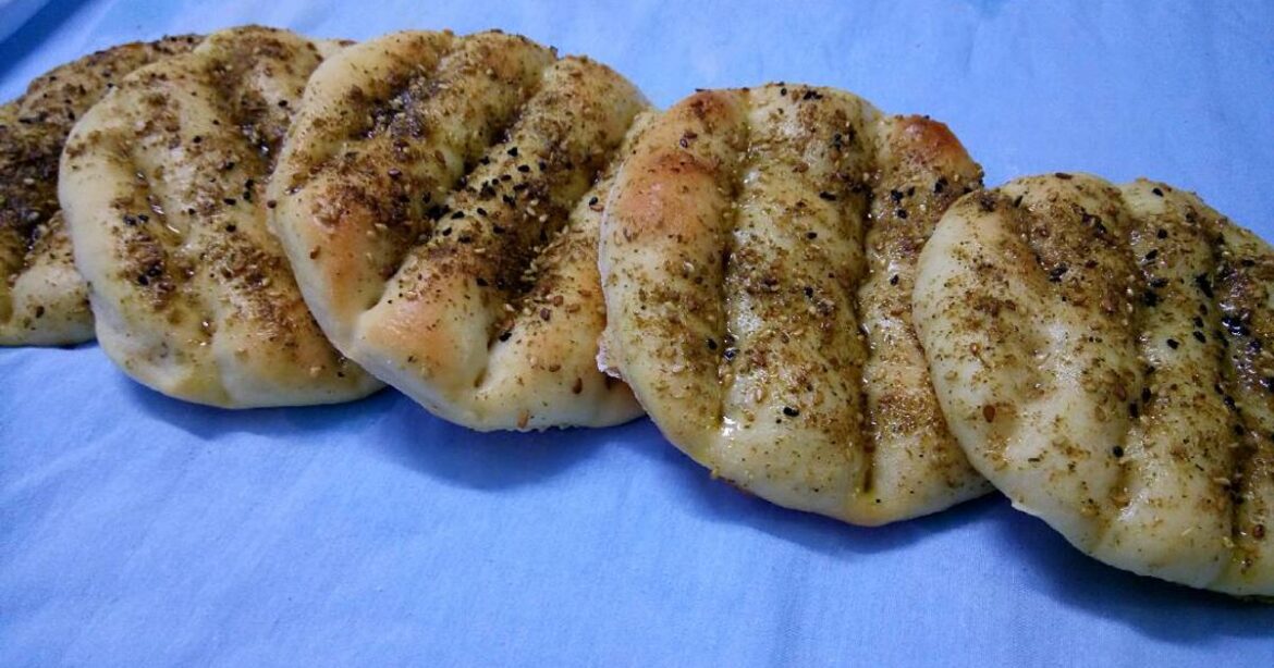 صف نان در ایران: از سفره تا صندوق رأی، نان هم سیاسی شد