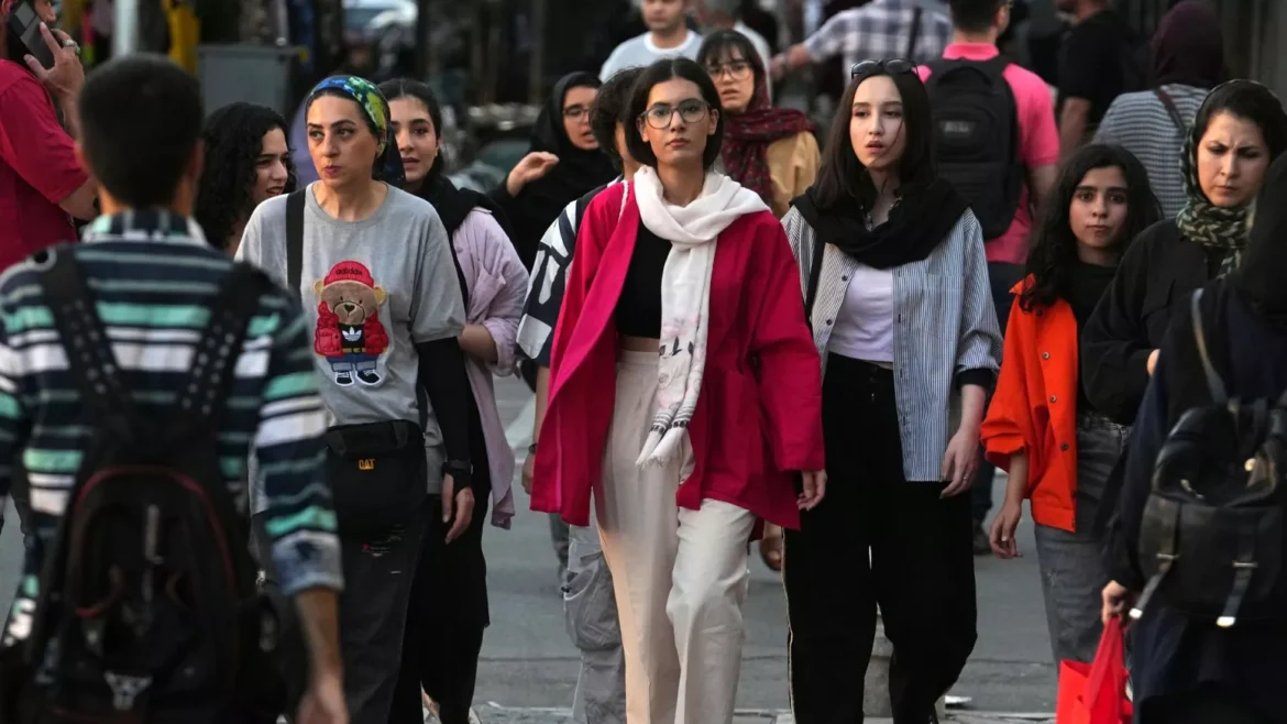 مشاغل زنان در ایران 2025 | بررسی محبوب‌ترین و پردرآمدترین فرصت‌ها