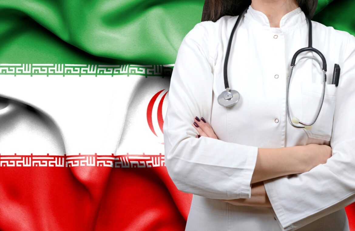 پزشکان در ایران؛ حرفه‌ای که زیر فشار و فساد فرو می‌ریزد