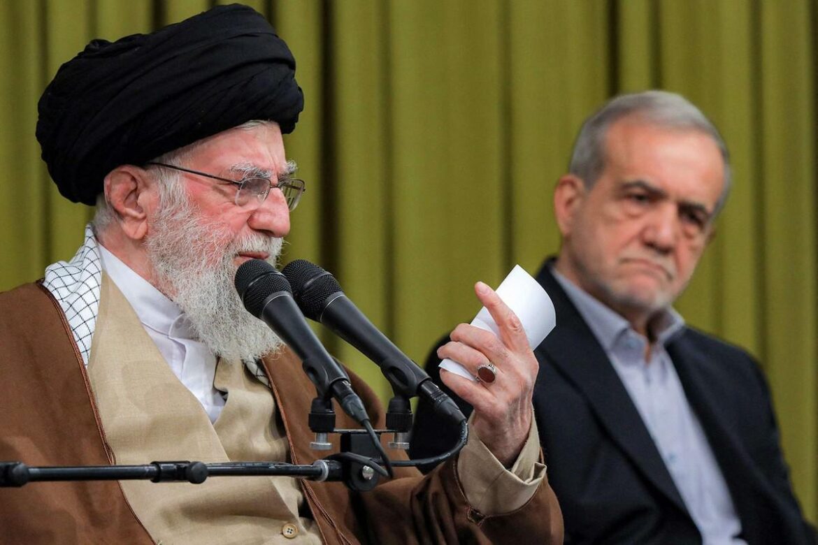 دخالت خامنه‌ای در تصمیمات دولت؛ واقعیتی که پزشکیان فاش کرد