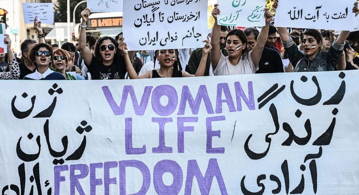 شعار حجاب در نماز جمعه: بین مطالبه مردمی و ابزار سرکوب