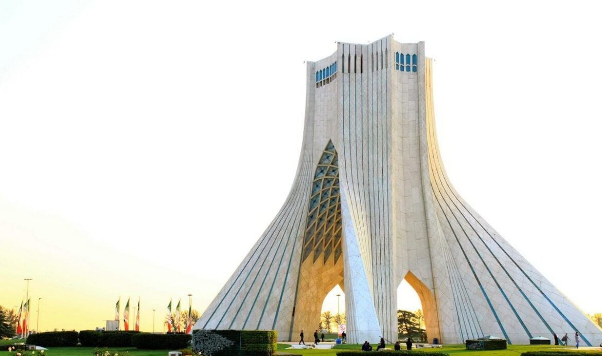 معمار مبارز حسین امانت؛ از نماد شاه تا تبعید آزادی