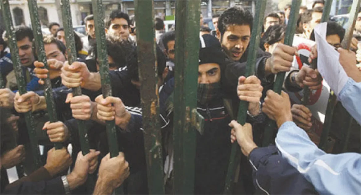 چرا سیاست کتابخانه‌های عمومی ایران صرفاً تشریفاتی است؟