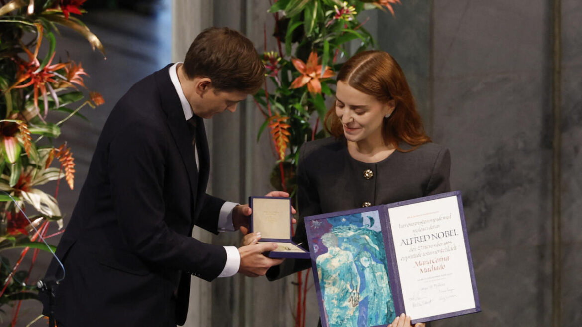 ماچادو، برنده جایزه صلح نوبل ۲۰۲۵: میان ظلم و شکوه