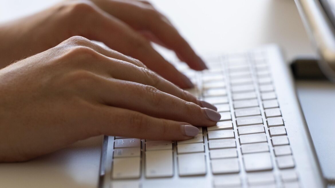 سانسور اینترنت در ایران: رژیمی که از کلمه می‌ترسد