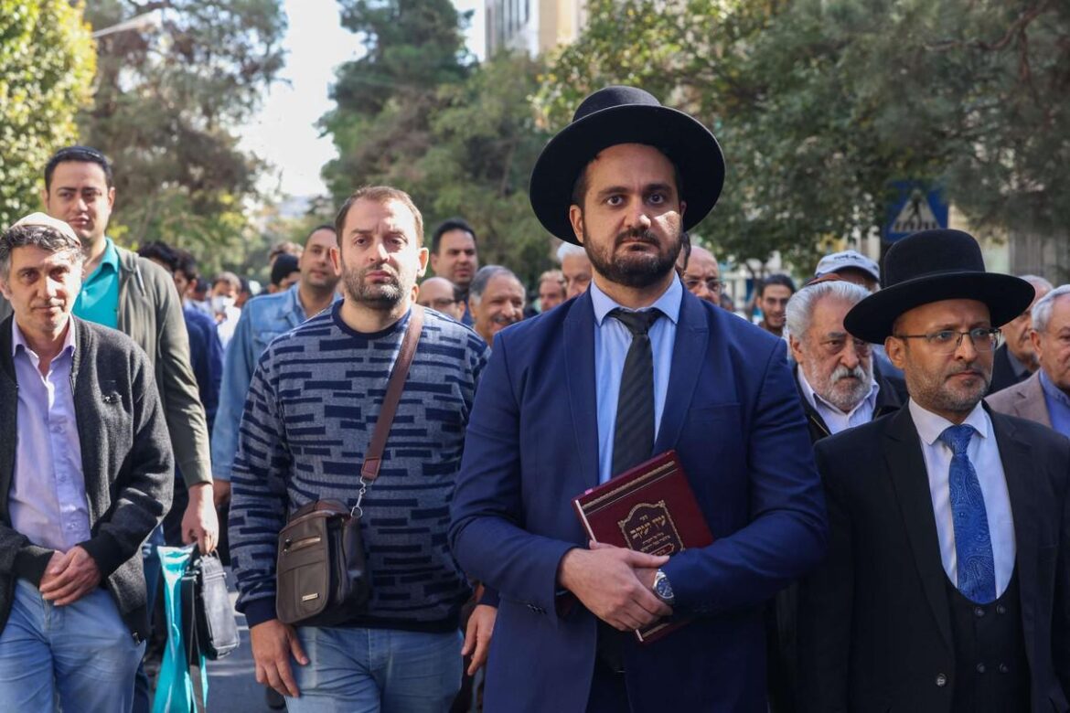 یهودیان در ایران ۱۴۰۴ : اقلیتی بدون وطن