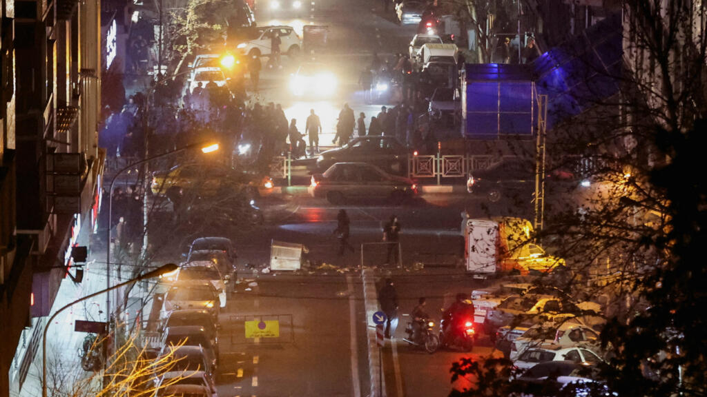 سرکوب، قطع اینترنت و واکنش جامعه