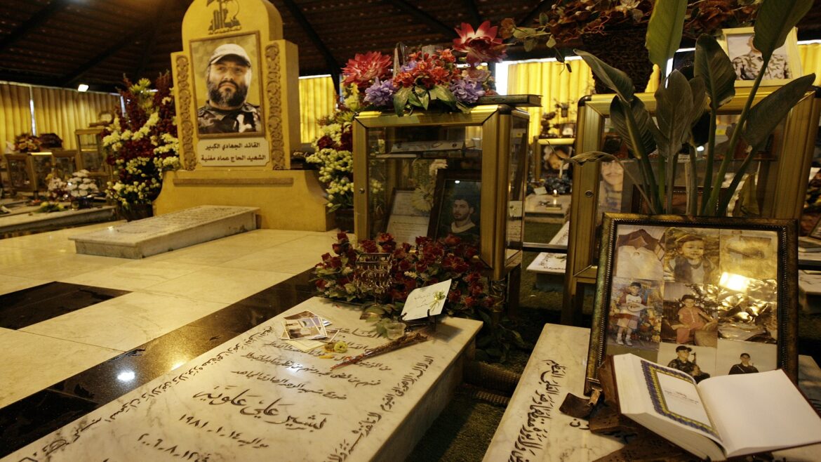 تخریب سنگ مزار جاویدنام‌ها: ادامه آزار خانواده‌ها در ایران