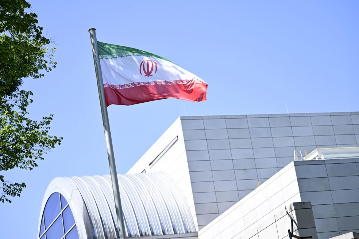 تجاوز به کودکان در زندان‌های ایران..اعترافات از سوی رهبران نظام