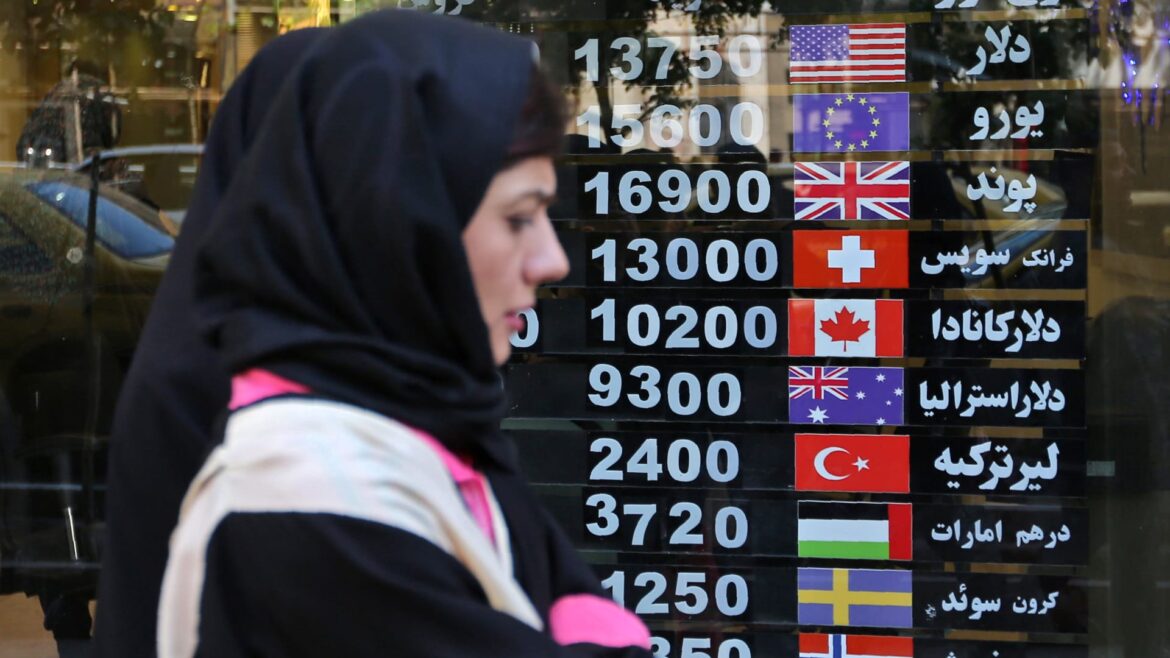 اختلال خدمات بانکی ایران؛ چرا کارت‌های بانکی از کار افتادند؟