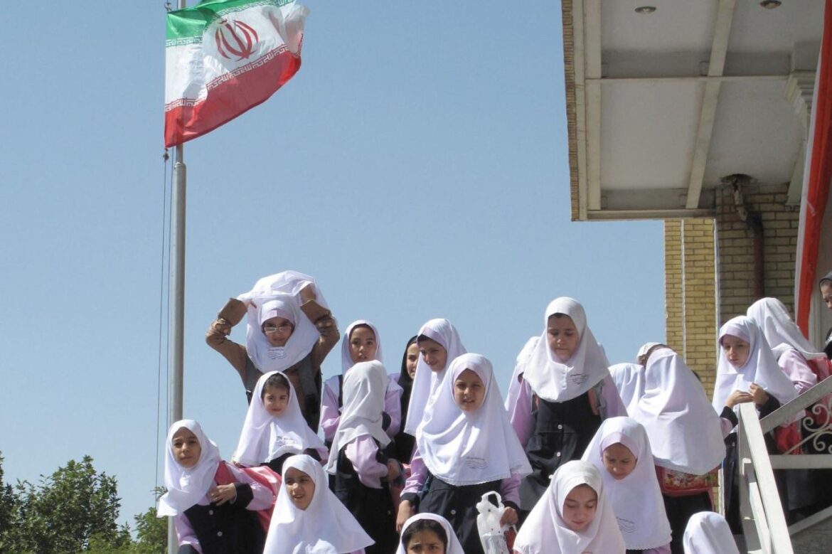 نتایج نقل‌وانتقالات فرهنگیان؛ انتظار دوباره هزاران خانواده