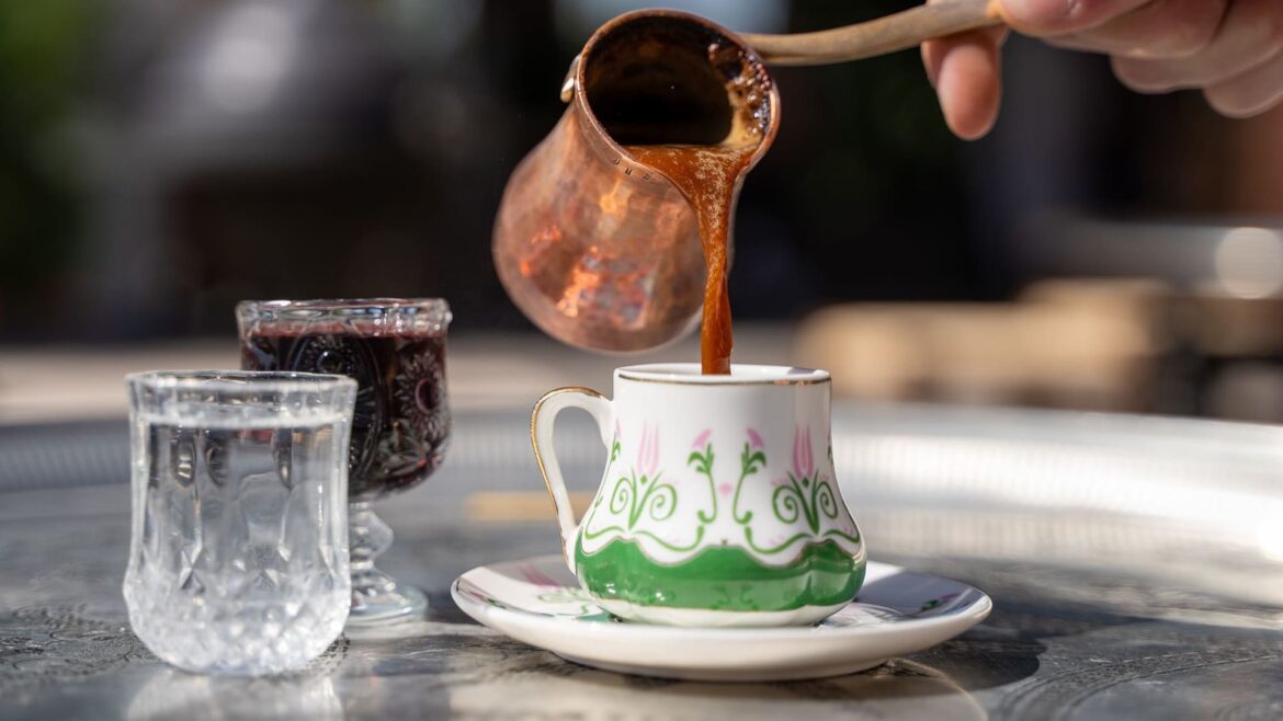 فواید قهوه برای معده؛ آیا به درمان بیماری‌های گوارشی کمک می‌کند؟