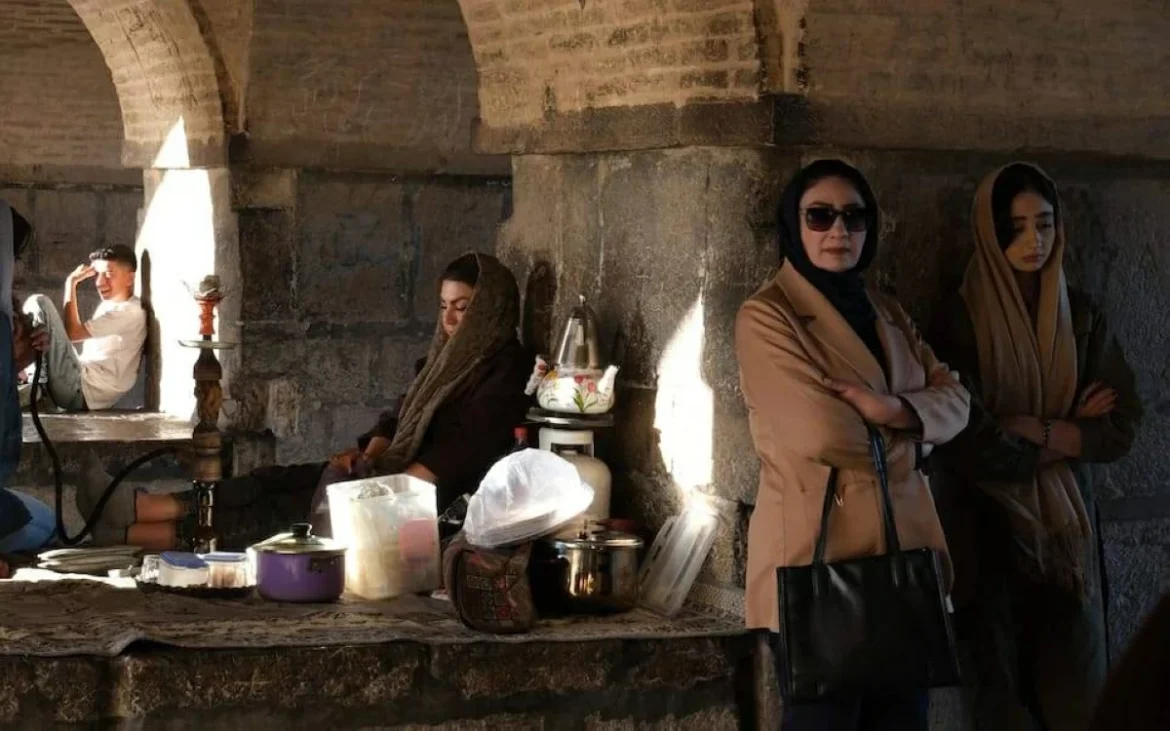 عادات اجتماعی در ایران؛ رسم‌هایی که همواره محل انتقاد هستند