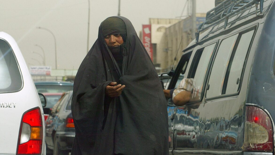 تکدی‌گری در ایران ۲۰۲۶؛ فقر، پدیده‌ای رو به گسترش در خیابان‌ها